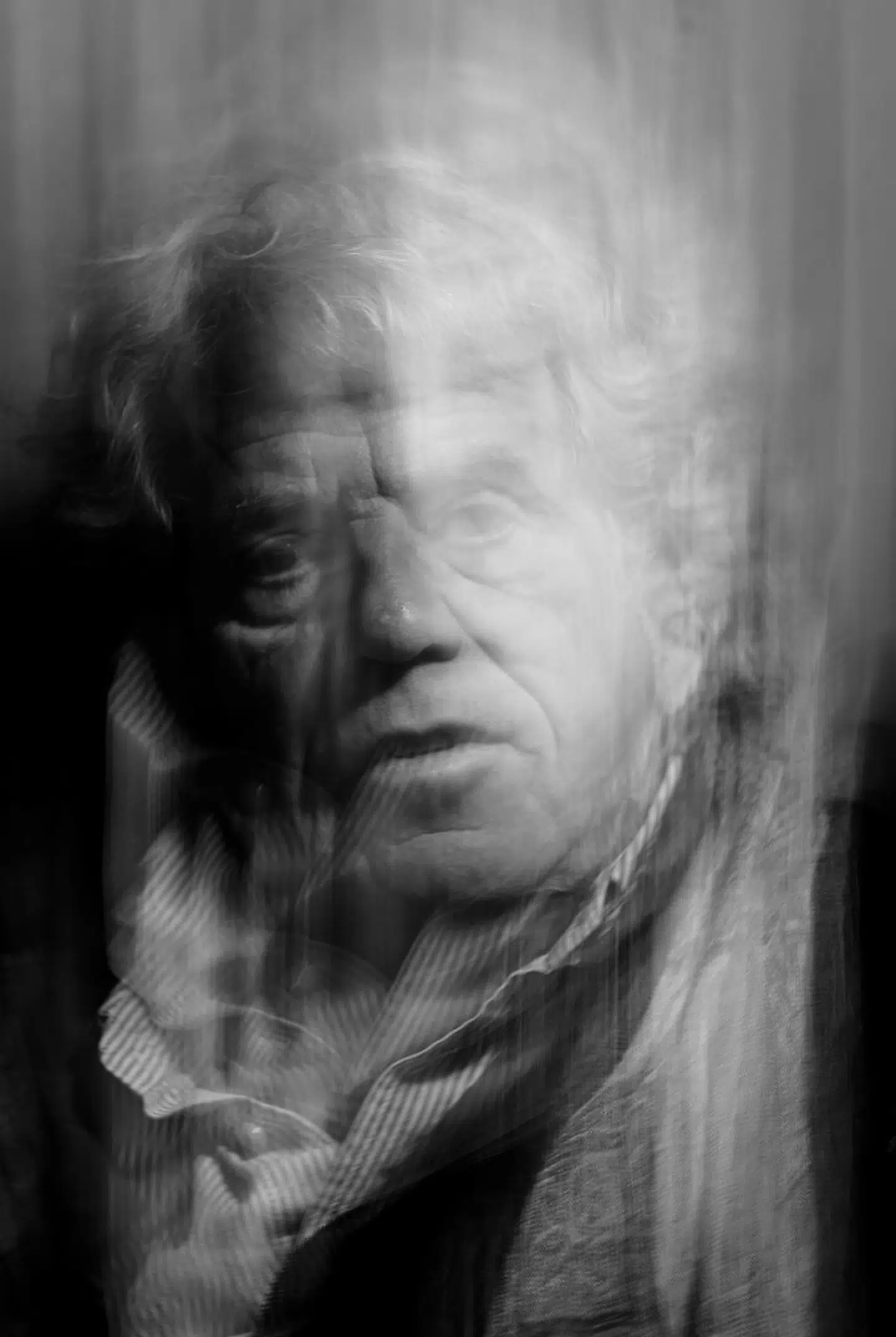 »Vi kan jo ikke aflyse historien, for alle de ting, som, man kan synes, er afskyvækkende, racistisk eller andet, er jo en del af vor fortid,« siger teaterinstruktør Daniel Bohr.