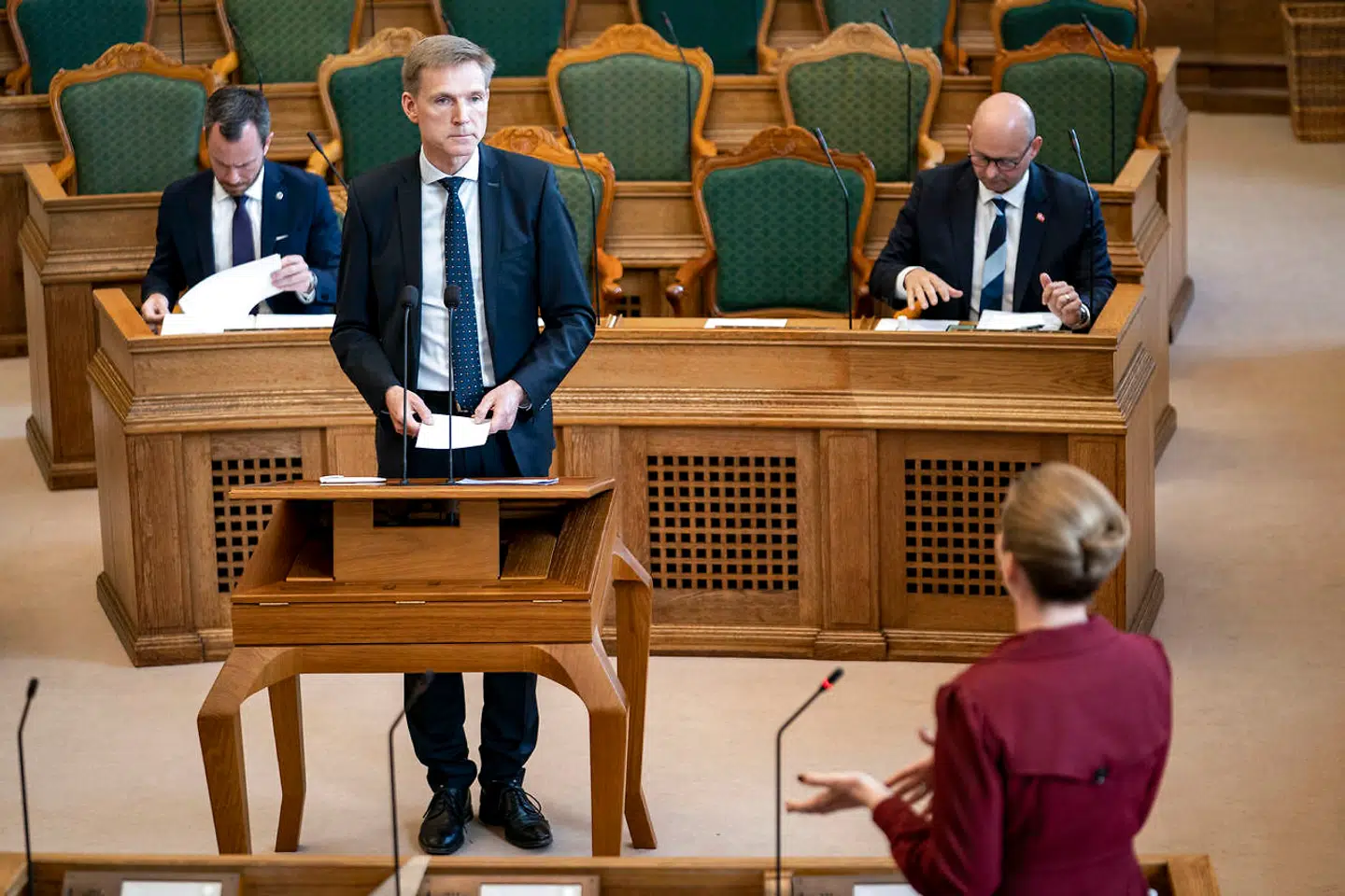 »Thulesen Dahl er i sit interview galakser fra at formulere en blå velfærdspolitik. Tværtimod argumenterer han for, at det ultimative mål for kvaliteten af offentlig velfærd er, hvor meget dyrere man gør velfærdsstaten. Dermed fortsætter han den fejllæsning af dansk politik, der førte til hans tilnærmelser til Mette Frederiksen op til sidste valg,« skriver Martin Ågerup.