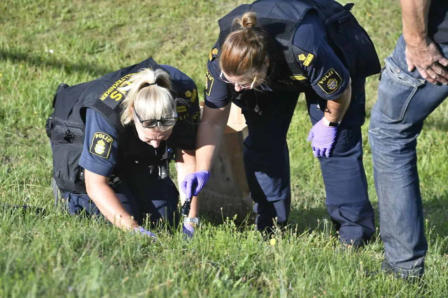 Politiet leder efter spor i området.
