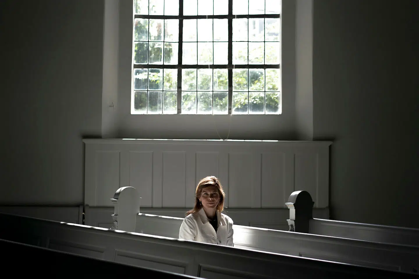 Ellen Hillingsø oplever en stor blufærdighed, når det gælder det at stå ved, at man tror på noget: »Troende, synes jeg, er et meget voldsomt ord. Det er lettere for mig at sige, at jeg går til yoga eller meditation, hvor nogle af de samme budskaber bliver formidlet, end det er at sige, at jeg beder aftenbøn og er vokset op i et hjem, hvor vi tror,« siger hun.