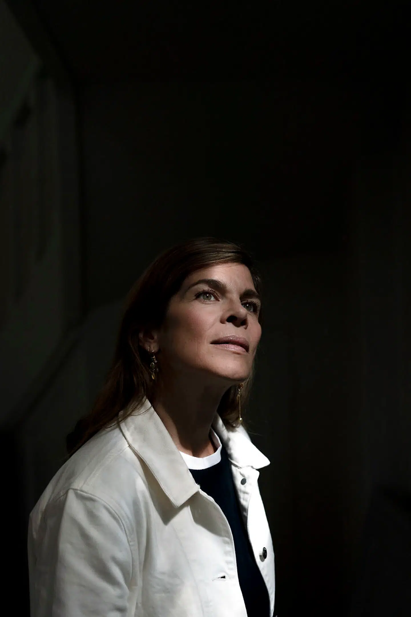 »Der er alle mulige andre grunde til, at livet tager de veje, det gør. Og det, tror jeg, er meget svært for det moderne menneske at erkende. Men jeg tror, at størstedelen af mit livs udfoldelse er i nogle andres hænder, og måske er det heller ikke alt, der skal udfoldes,« siger Ellen Hillingsø om at tro på, at noget er ude af hendes hænder.