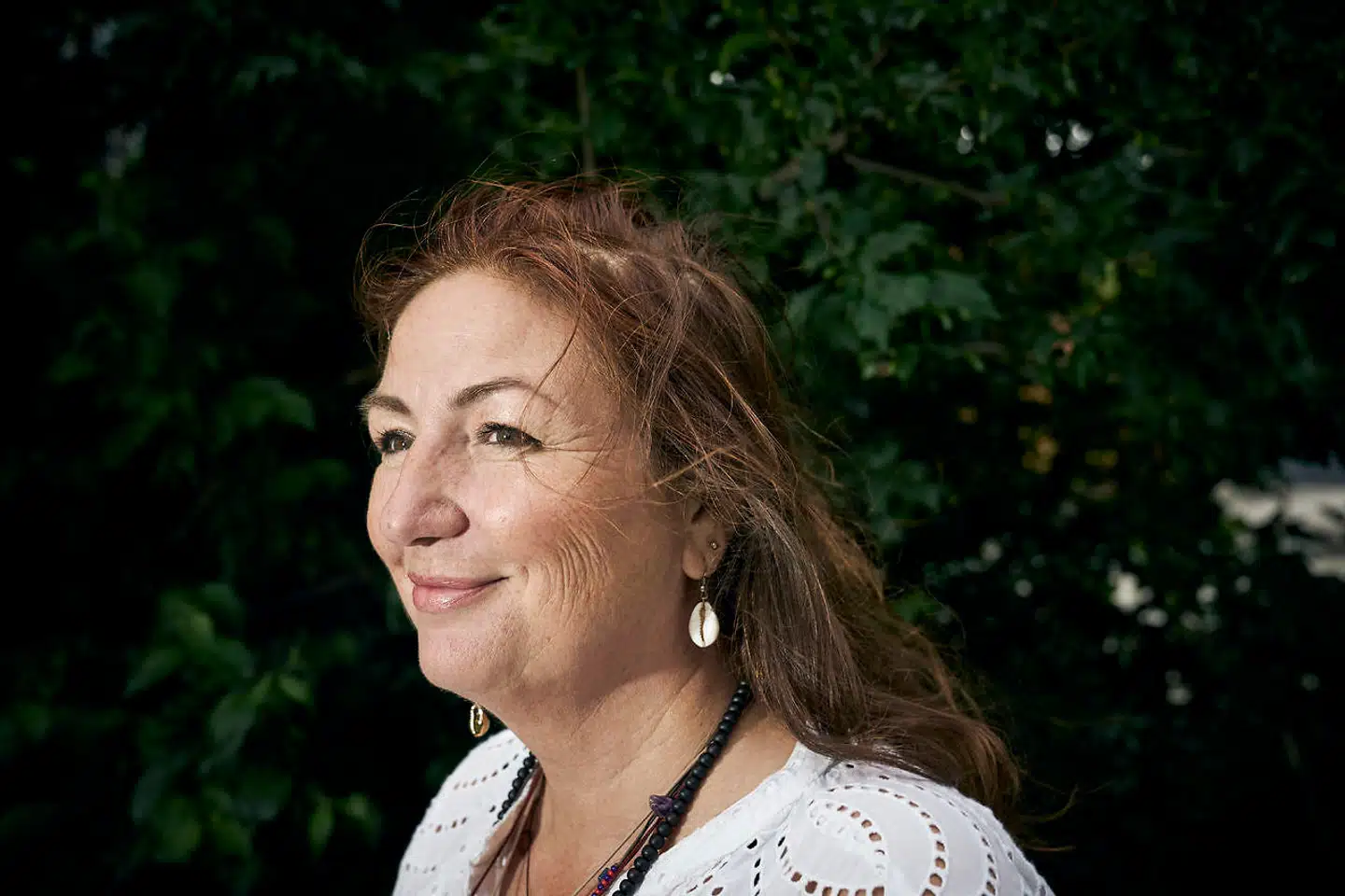 Før jeg fik børn, ville folk tro, jeg havde spisevægring: »Hun skal da spise noget mere, hende dér.« Med mine 176 centimeter og 52 kilo var jeg et langt tyndt rær. Men jeg har født fire børn, de to yngste er tvillinger, og jeg har taget omkring fem kilo på efter hver fødsel, hvilket vil sige 20 kilo plus nogle ekstra.