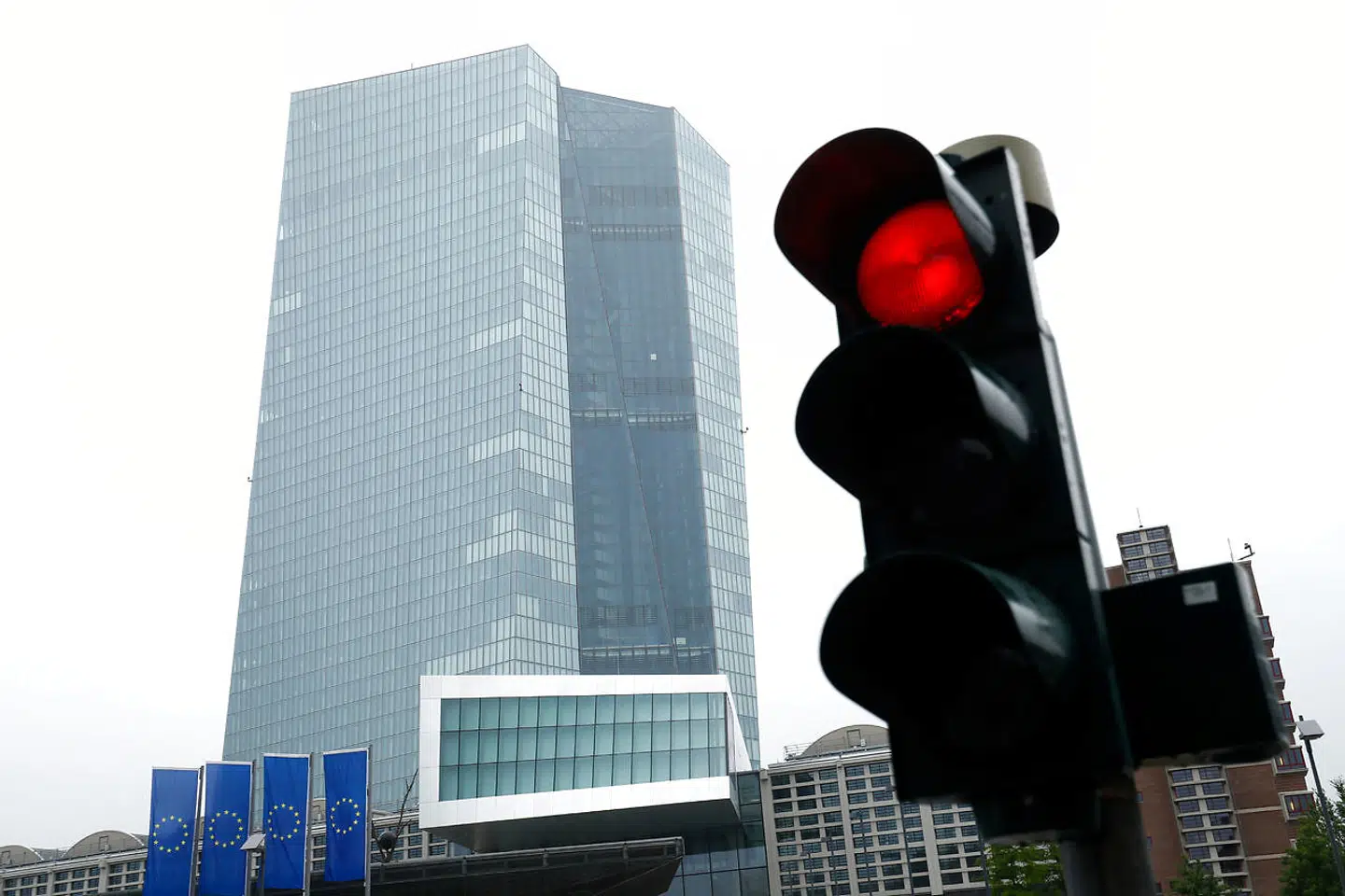 Fra ECBs hovedkontor i Frankfurt bliver de europæiske banker nu advaret mod at udbetale udbytter resten af året.