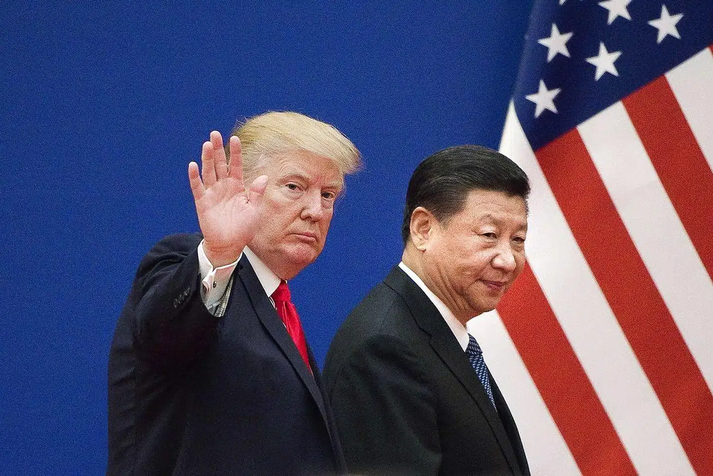 »Men hvis EU falder fra hinanden, kan vi kun afvente udfaldet af striden mellem USA og Kina, som risikerer at ende i en opdelt verden. I den ene dominerer dollaren. I den anden yuanen. I den første hersker amerikansk teknologi, i den anden kinesisk, og de vil være inkompatible,« skriver Per Stig Møller.