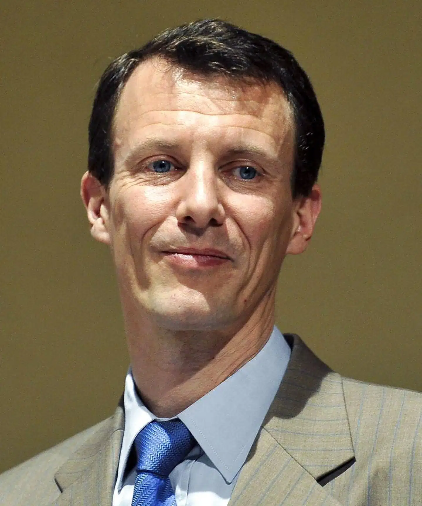 Prins Joachim har det efter omstændighederne godt efter sin alvorlige operation for en blodprop i hjernen, oplyser Kongehuset.
