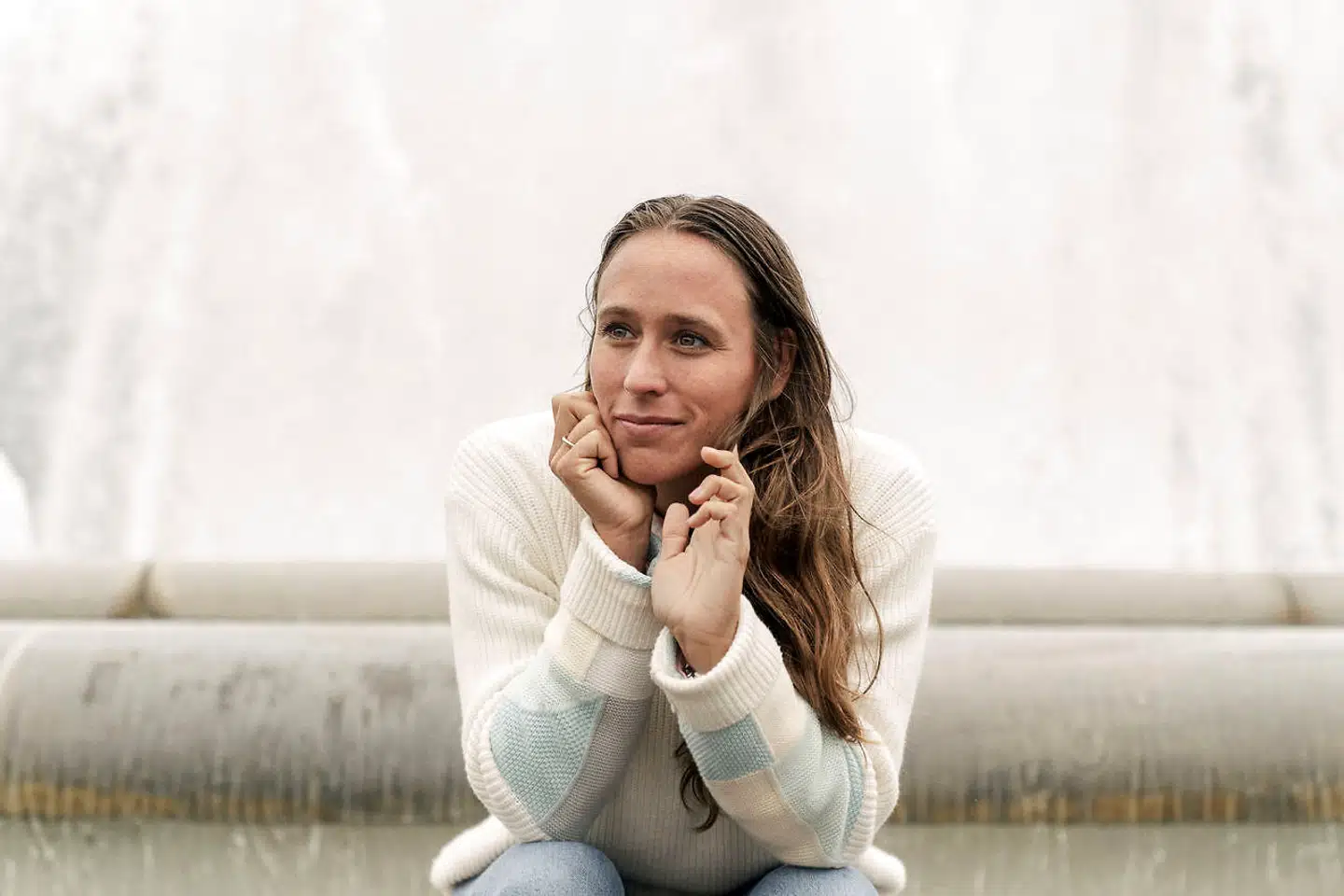 »I dag synes jeg selv, at jeg mere og mere ligner hende fra før den tid, hvor alt blev seriøst. Hende, der stadig kom til svømning, fordi det var mega-fedt socialt.«