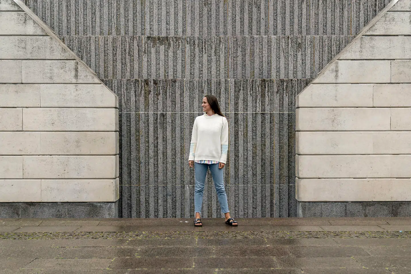 »Det sidste halvandet år er jeg gået på opdagelse i min krop, som om den var noget helt ukendt for mig. Jeg kan se, hvordan mine hår på armene bliver mørke, når de ikke ligger i blød i klorvand fem timer om dagen.«