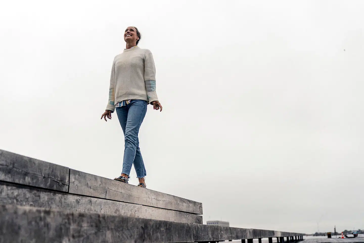 »Nu dejer alt sig om at give slip. I dag er jeg glad for at mærke, at jeg blevet lidt blødere, fysisk og mentalt. Jeg har fået løsnet op. Det sværeste ved at blive blødere er, at jeg skal vænne mig af med at tænke på, om det er godt nok.«