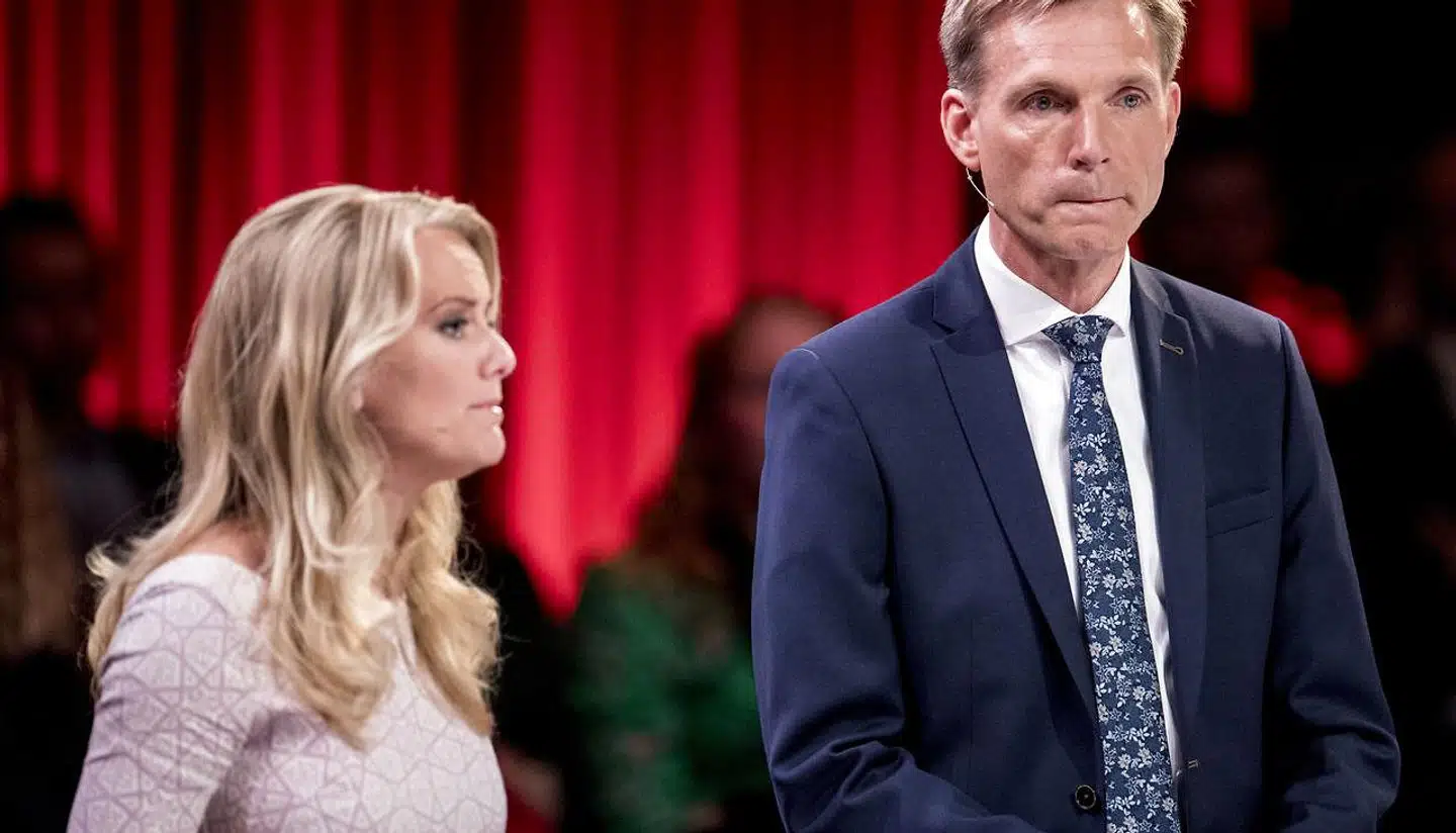 »Dette teater vil buldre løs de kommende år. Udlændingene vil som sædvanlig holde for. For mens psykisk vold på individ-plan er forbudt, så er den eneste farbare vej til forbedring af sammenhængskraften angiveligt kollektiv sparken nedad. Det er en national sandhed, som vi accepterer uden skyggen af bevis,« skriver Anne Sofie Allarp om den nuværende politiske slåskamp.