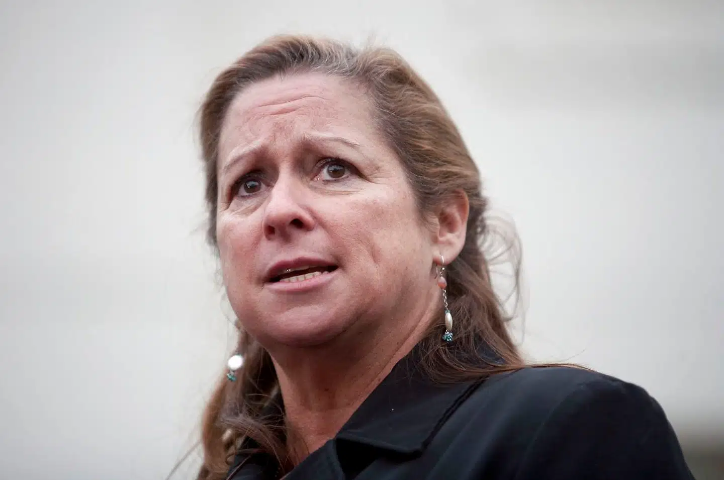 Abigail Disney er igen ude at kritisere den tidligere familievirksomhed for ikke at gøre nok for deres ansatte.