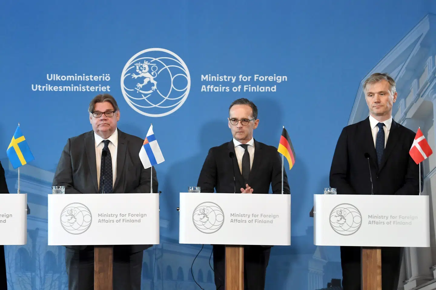 EU-ambassadør Jonas Bering Liisberg (t.h.) sammen med Finlands tidligere udenrigsminister Timo Soini og den tyske udenrigsminister, Heiko Maas, i Finland i 2019. Lehtikuva/Reuters