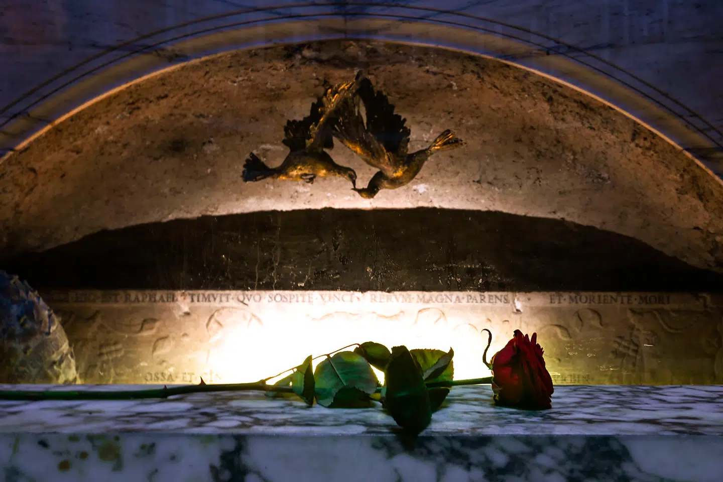 Rafaels gravsted i Pantheon i hjertet af Rom.