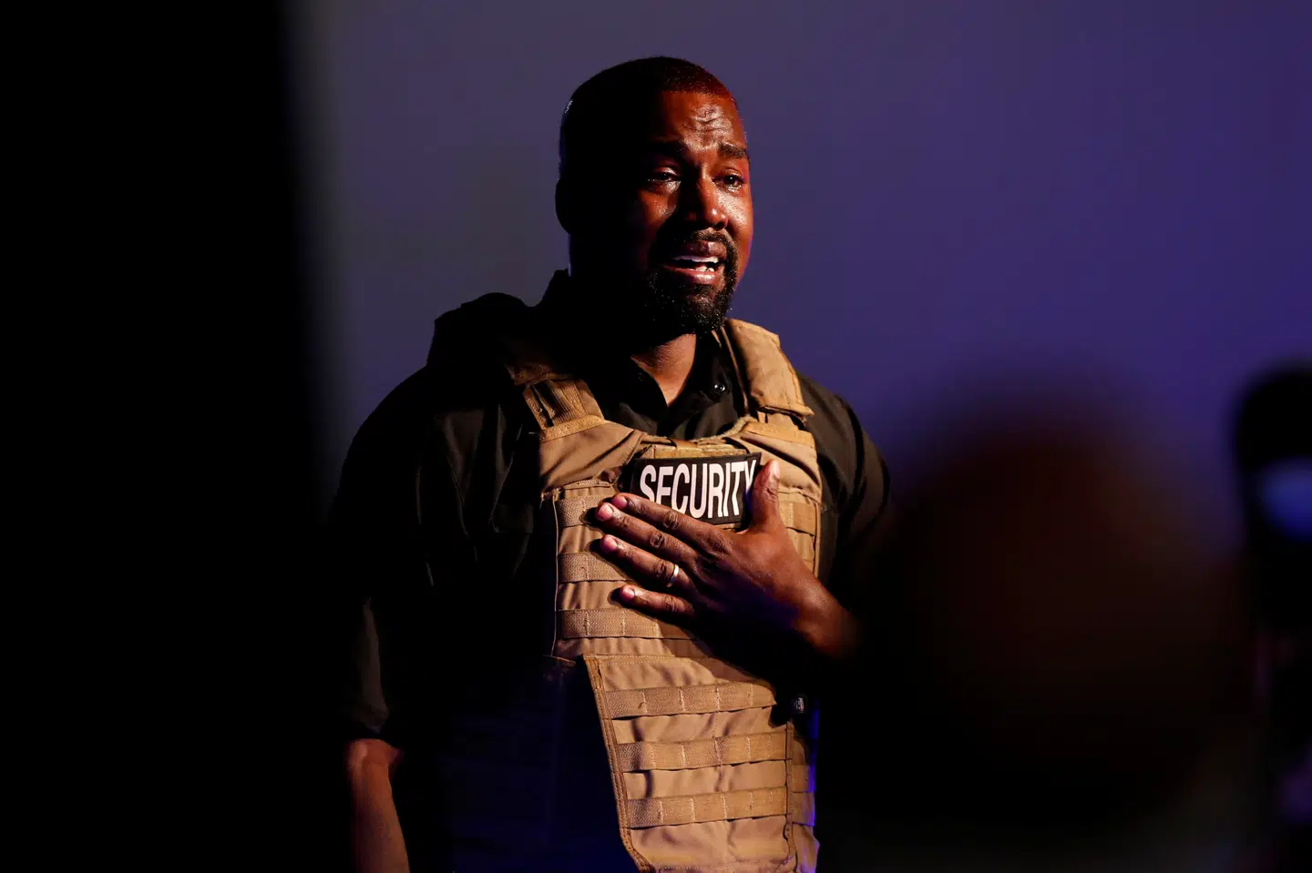 - Min far ønskede at få mig aborteret. Min mor reddede mit liv. Der ville ikke have været nogen Kanye West, fordi min far havde for travlt, sagde Kanye West under vælgermøde i Charleston. Randall Hill/Reuters