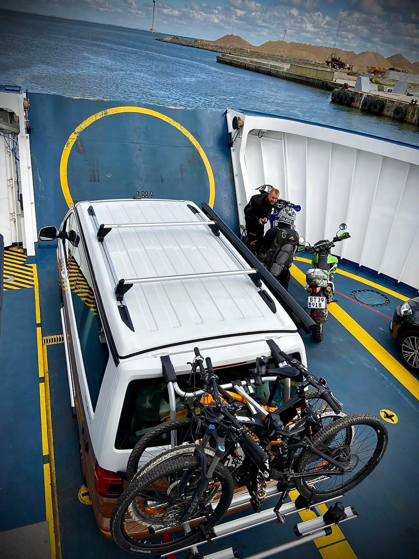 Cykelholderen er et must, hvis du køber en Volkswagen California, da cykler leverer uovertruffen lokalmobilitet, når bilen er parkeret.