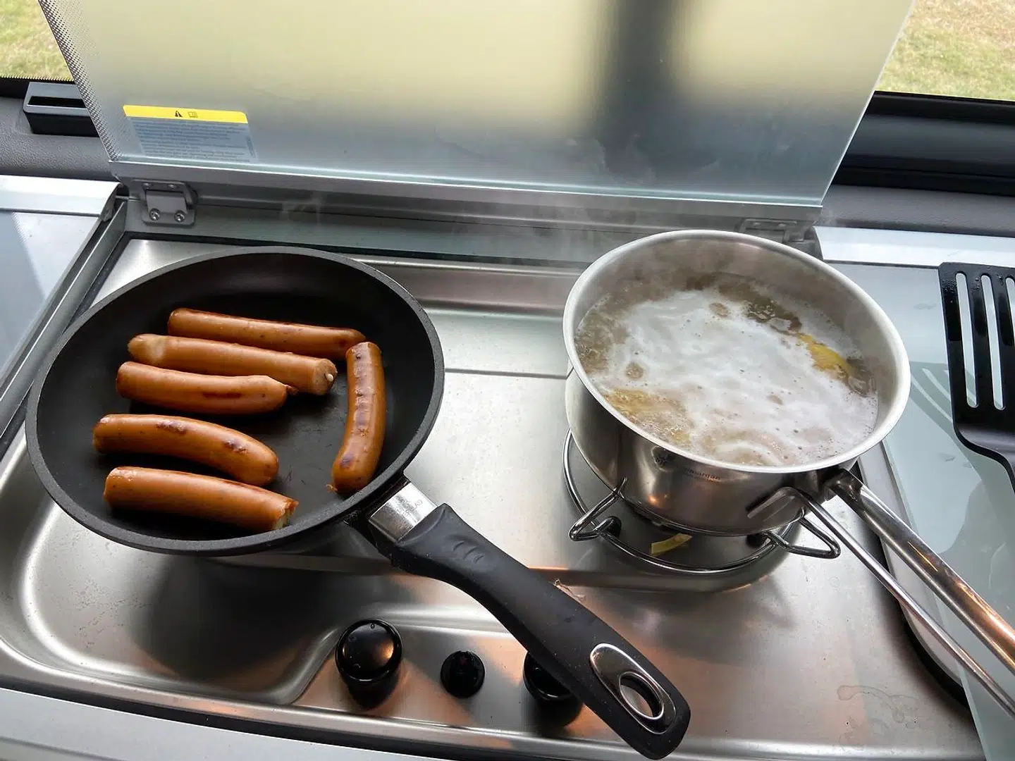 Madlavning om bord er ikke noget problem, men hold det simpelt.