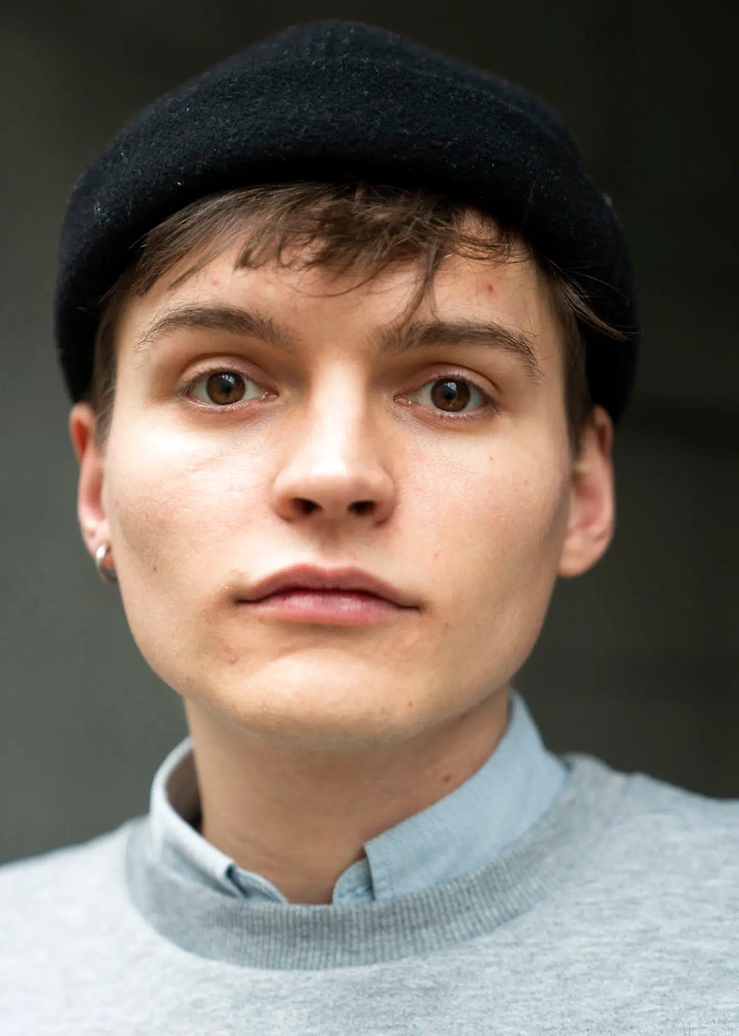 Malthe Overgaard Bach er 24 år og opvokset i Storkøbenhavn. Han studerer jura, og han fortalte tidligere på året til Berlingske, at han er træt af, at det er den primitive adfærd, der får lov til at diktere tonen i nattelivet.