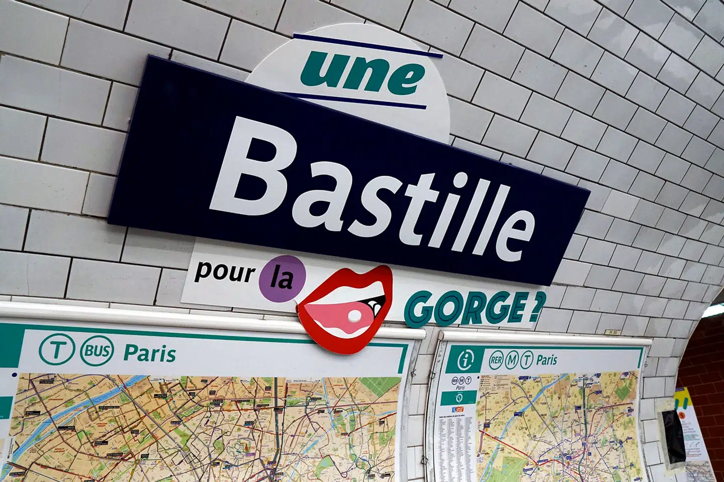 I dag er det 120 år siden, at metroen i Paris åbnede. Her et billede fra stationen på Bastille-pladsen.