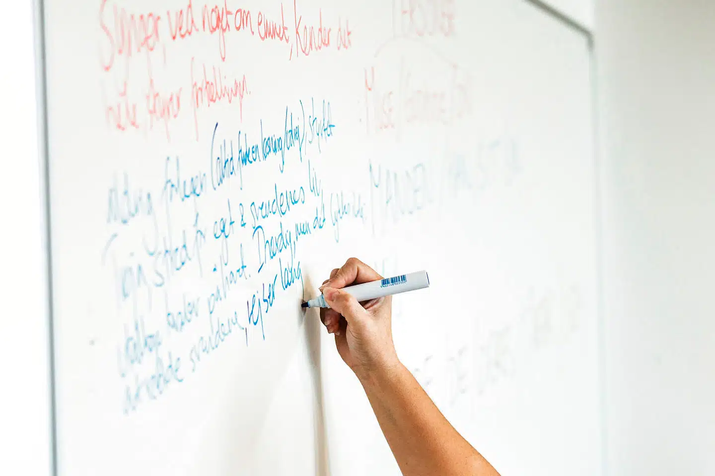 »Niels er ikke bare passiv medinvestor. Hans indsigt og livslange erfaring som opfinder og entreprenør fik ham til at undre sig over en åbenlys mangel på høj kvalitet inden for et robotområde, hvor et følgeskib let koster en million kroner om dagen. Den slags viden er guld værd,« skriver Louise Stenbjerre, selvstændig redaktør og forretningsudvikler, i denne klumme.