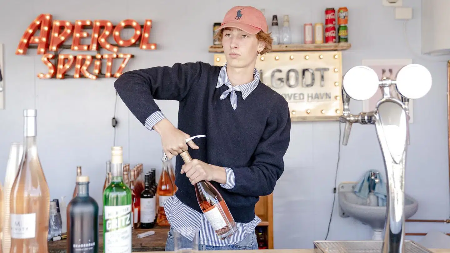 Associationerne til Reffen Copenhagen Street Food på Refshaleøen melder sig naturligt. Godt nok er Halgodt på Skovshoved Havn en miniature, men alligevel.