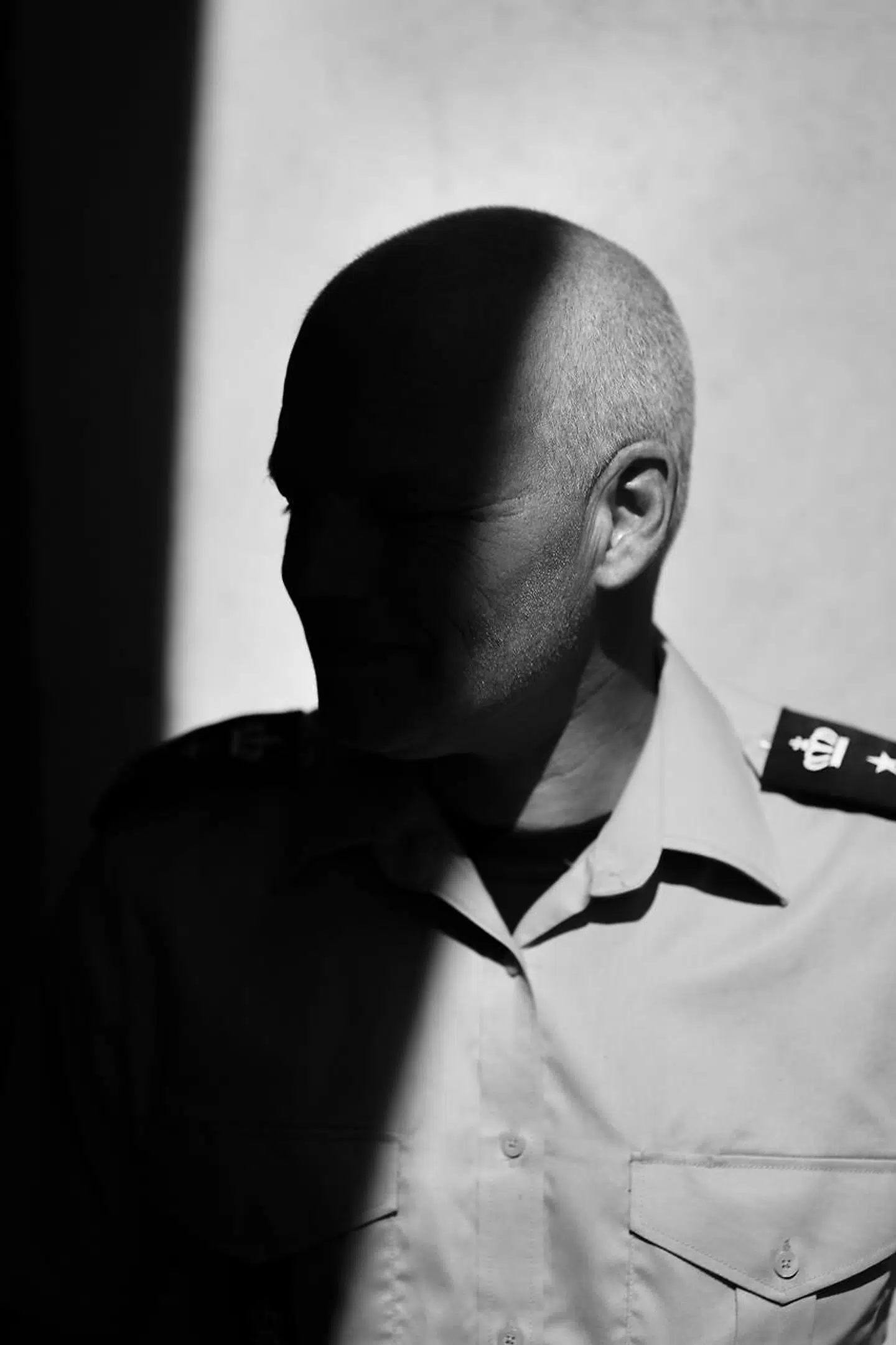 Søren er fængselsbetjent ved Politigårdens Fængsel i København og skriver dagbog fra en uge inden for og uden for murene. Søren optræder anonymt i denne artikel, men Berlingske kender hans fulde navn.