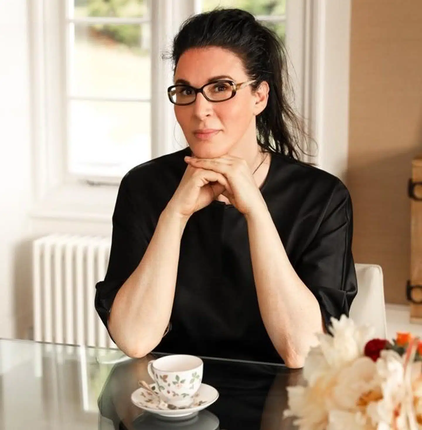 Sue Youcef Nabi havde 20 års topkarriere i franske L'Oréal, før hun startede sit eget luksusbrand for veganske hudplejeprodukter. Nu skal hun igen lede en global koncern, kosmetik- og duftgiganten Coty.