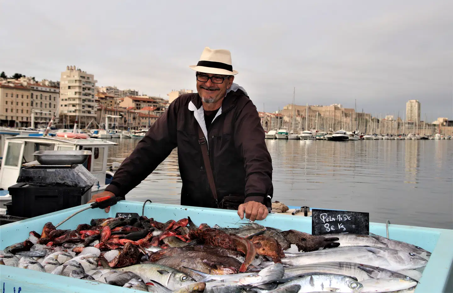Fiskemarkedet i Port Vieux har åbent hver dag fra kl. 9-13.
