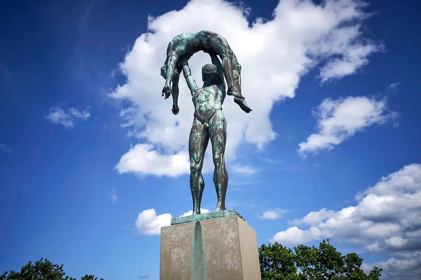 »Sejren« fra 1921 er en af statuerne fra den kuldsejlede Livets Port.