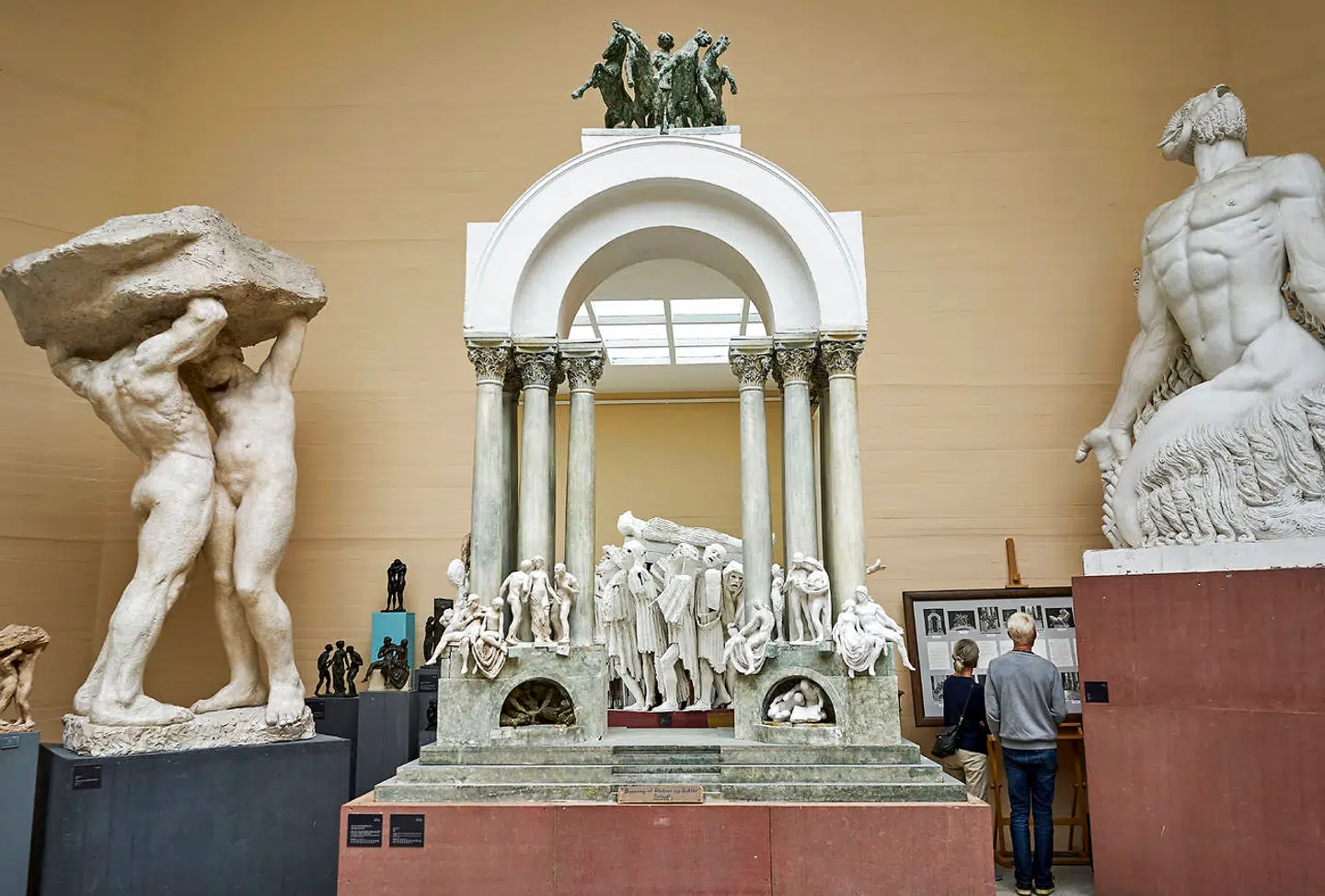 Museet har en del gæster fra udlandet – for de er heller ikke vant til en så særpræget kunst.