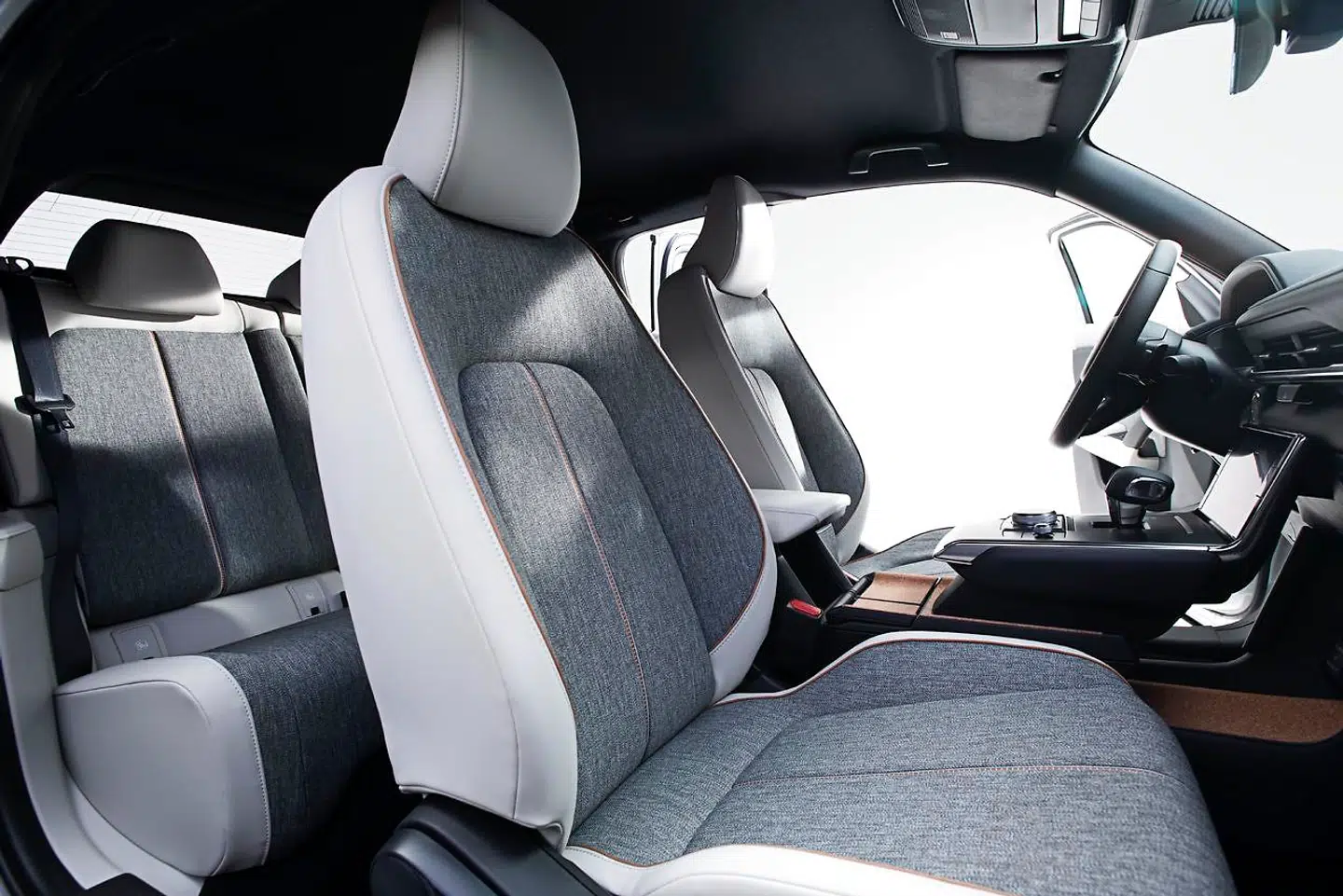 Bagsædepladsen er lige til øllet, men når først dørene er åbnet, er adgangsforholdene bagtil fine.