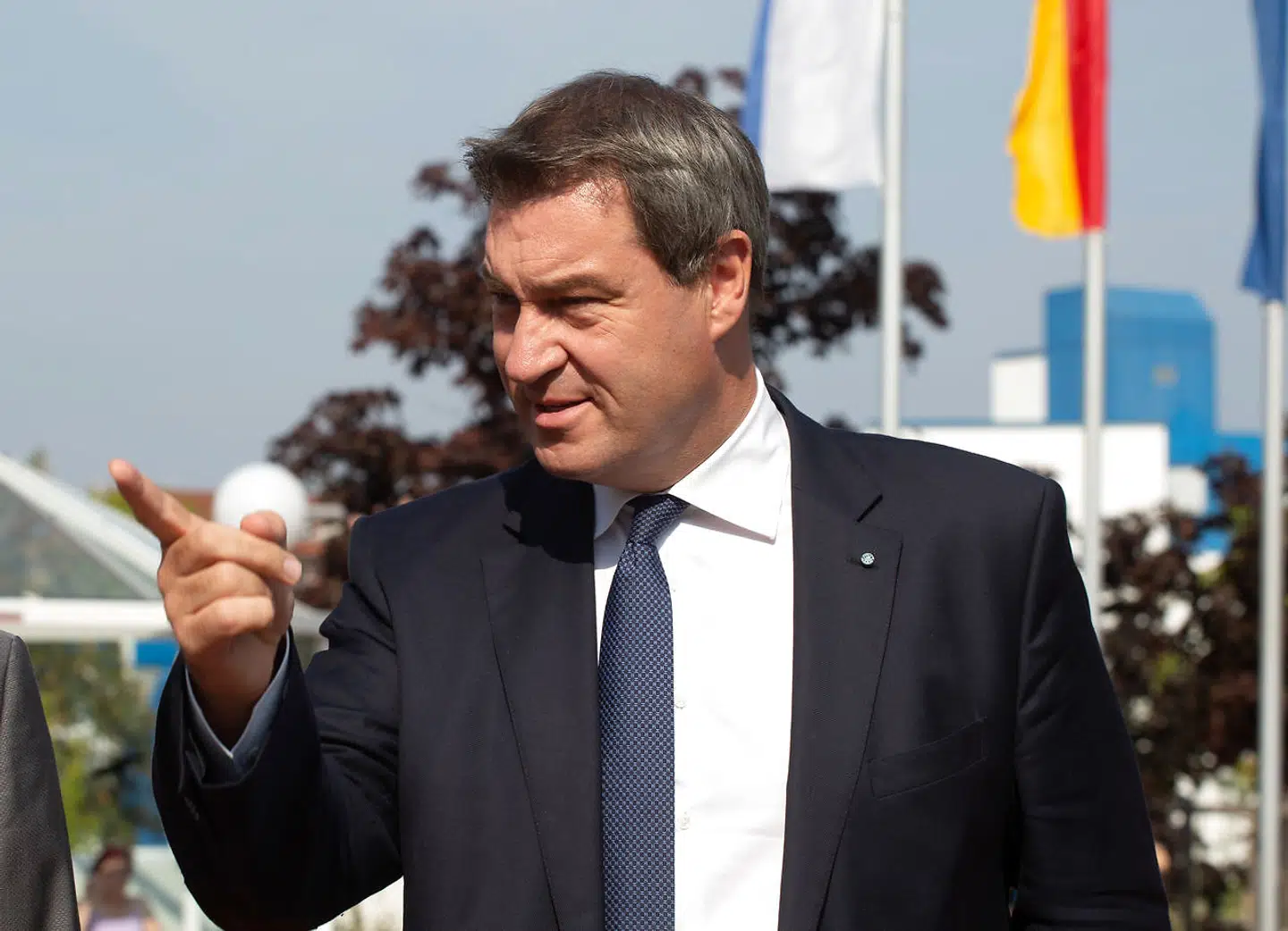 Markus Söder har været kontant og direkte i sin håndtering af coronaepidemien. Det har ført til omfattende nedlukninger i Bayern, og ministerpræsidenten har været fortaler for fortsat hårde restriktioner på grund af virussen. Det belønner de tyske vælgere med at gøre ham til topkandidat som landets næste forbundskansler.