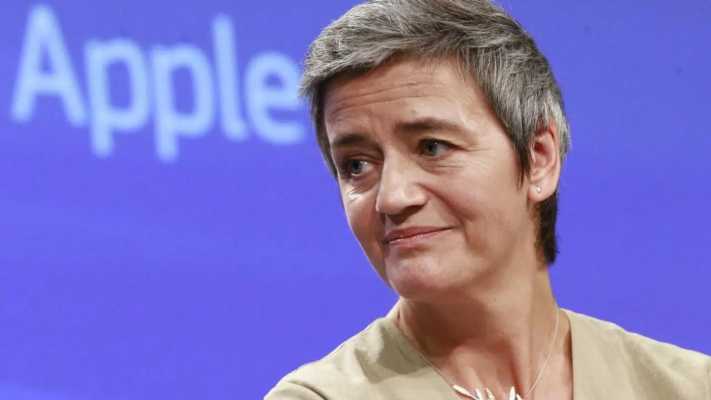 I august 2016 pålagde EUs konkurrencekommissær, Margrethe Vestager, Apple at betale en skatteregning på op mod 100 milliarder kroner. Det skete, med henvisning til at Irland har ydet skjult statsstøtte til den amerikanske iPhone-producent ved at sænke selskabets skat.