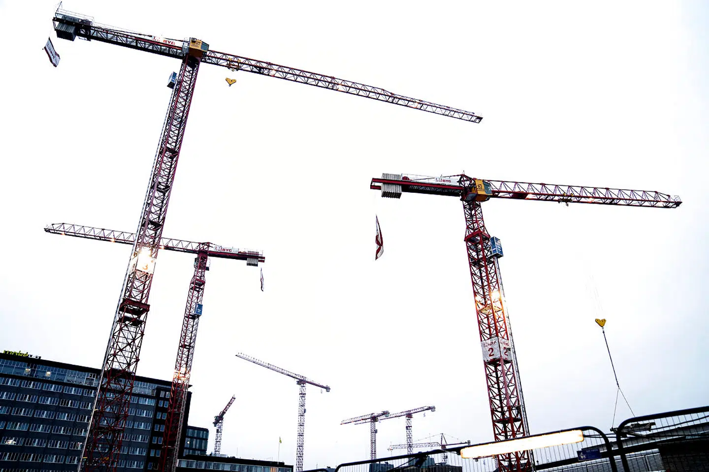 Bankerne følger ikke deres egne politikker, når de låner ud til ejendomme, fastslår Finanstilsynet, som nu varsler, at der er nye regler på vej.