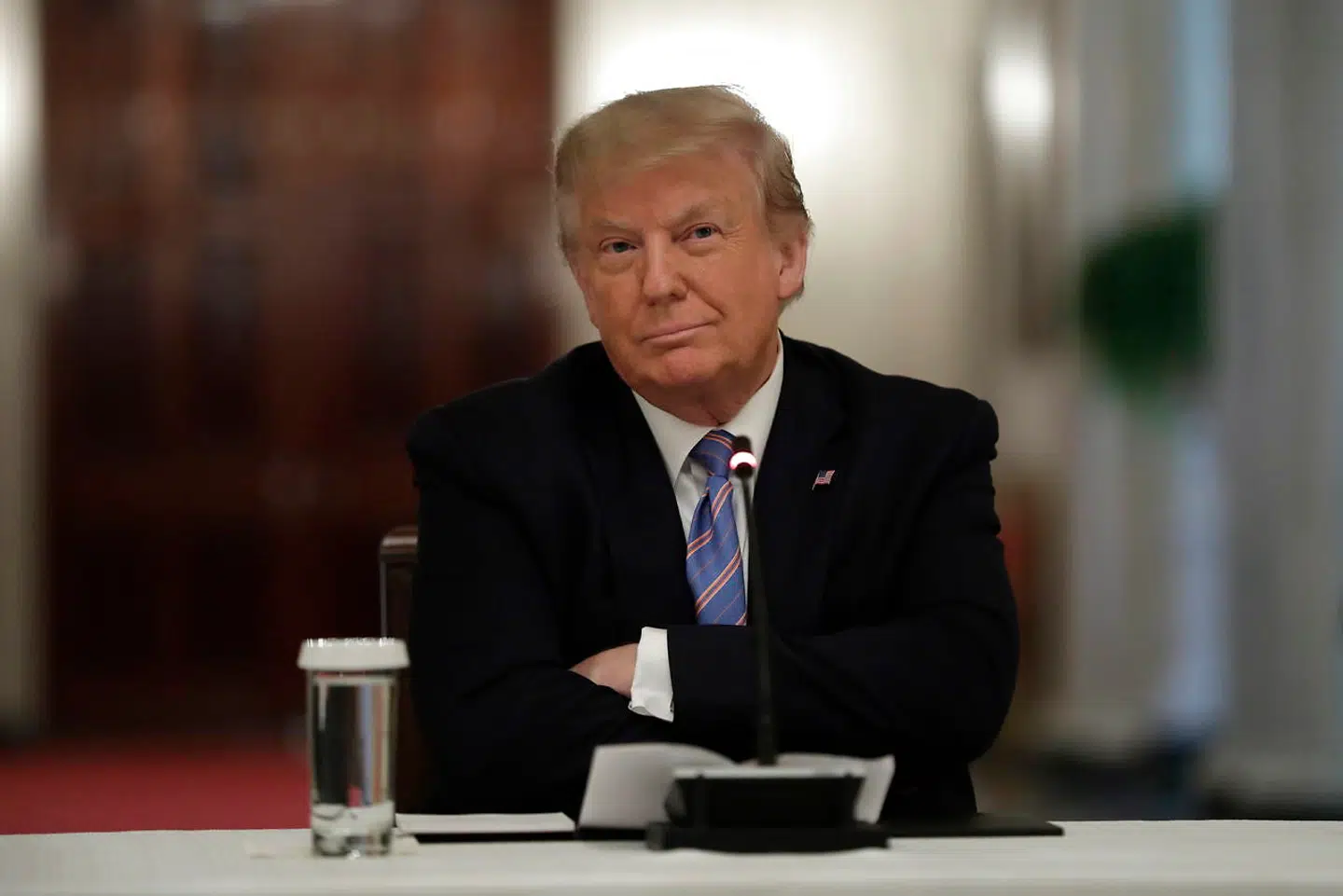 Præsident Donald Trump har i de seneste mange uger fastholdt, at den store stigning i det daglige smittetal ikke nødvendigvis skyldes en forværring af coronavirusudbruddet i landet. Tværtimod kan det være et udtryk for, at myndighederne er blevet bedre til at teste, mener han.