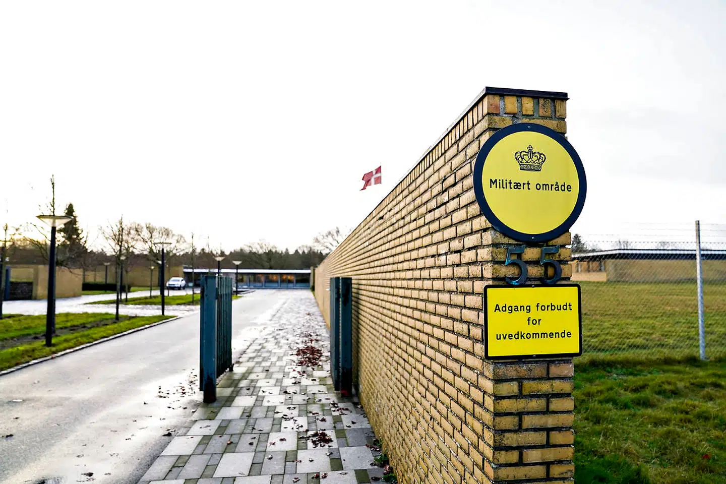 Forsvarsministeriets Ejendomsstyrelse i Hjørring er blevet omdrejningspunkt i en alvorlig sag om manglende kontrol og mulig svindel med styrelsens indkøb.