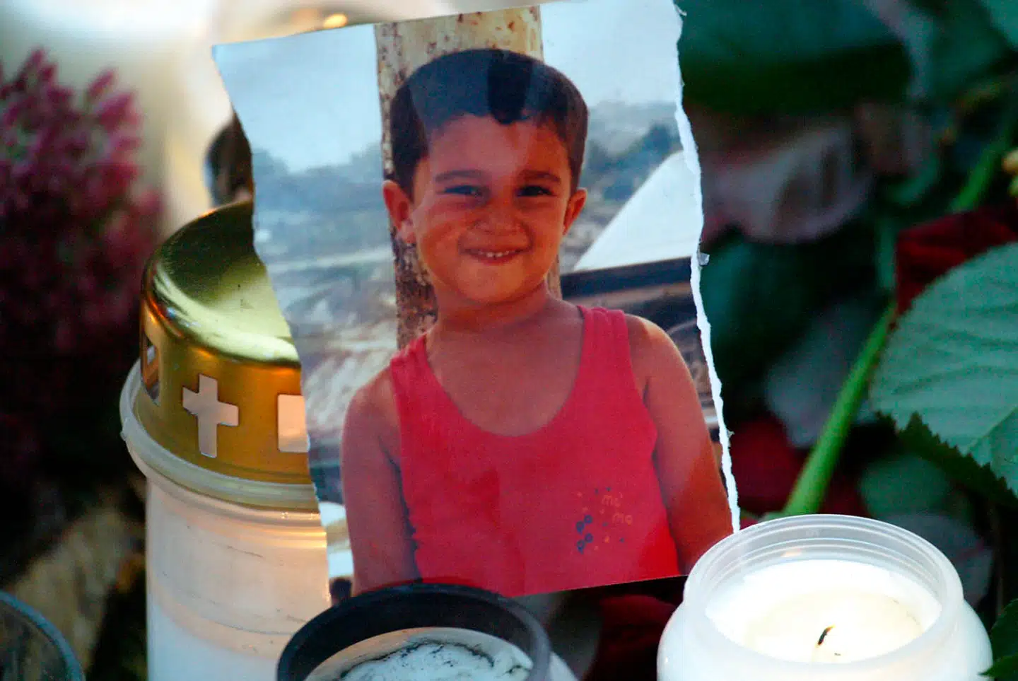 Dobbeltmordet i Linköping fandt sted om morgenen den 19. oktober 2004. Otteårige Mohammed Ammouri (foto) og 56-årige Anna-Lena Svensson blev begge dræbt med flere knivstik. 16 år skulle der gå, før morderen blev fundet.