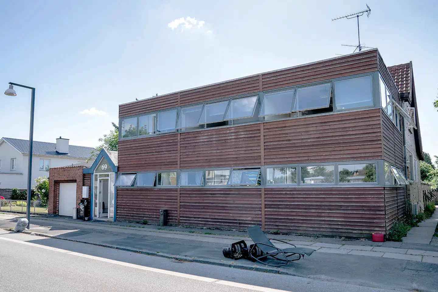 Den tidligere lejer Patrick Alessi, der boede på Damhus Boulevard, fik i 2017 Huslejenævnets ord for, at ejerne af ejendommen skyldte ham og andre lejere et samlet beløb på 405.400 kr.