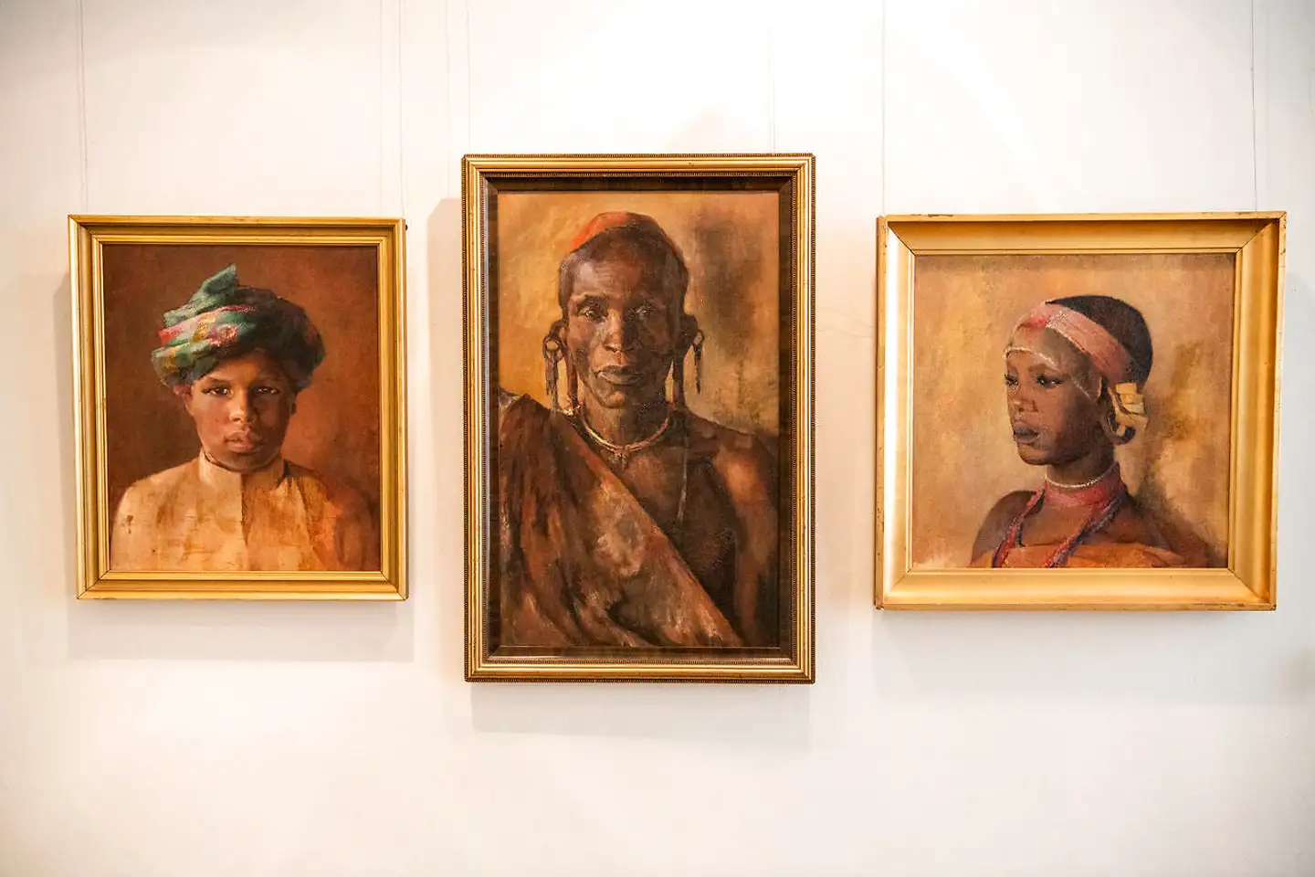 Karen Blixen malede flere motiver fra Afrika – efter manges mening med forbløffende held.