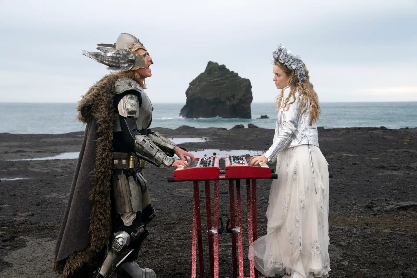 Will Ferrell og Rachel McAdams som Islands melodigrandprix-håb »Fire Saga«. Foto: Netflix