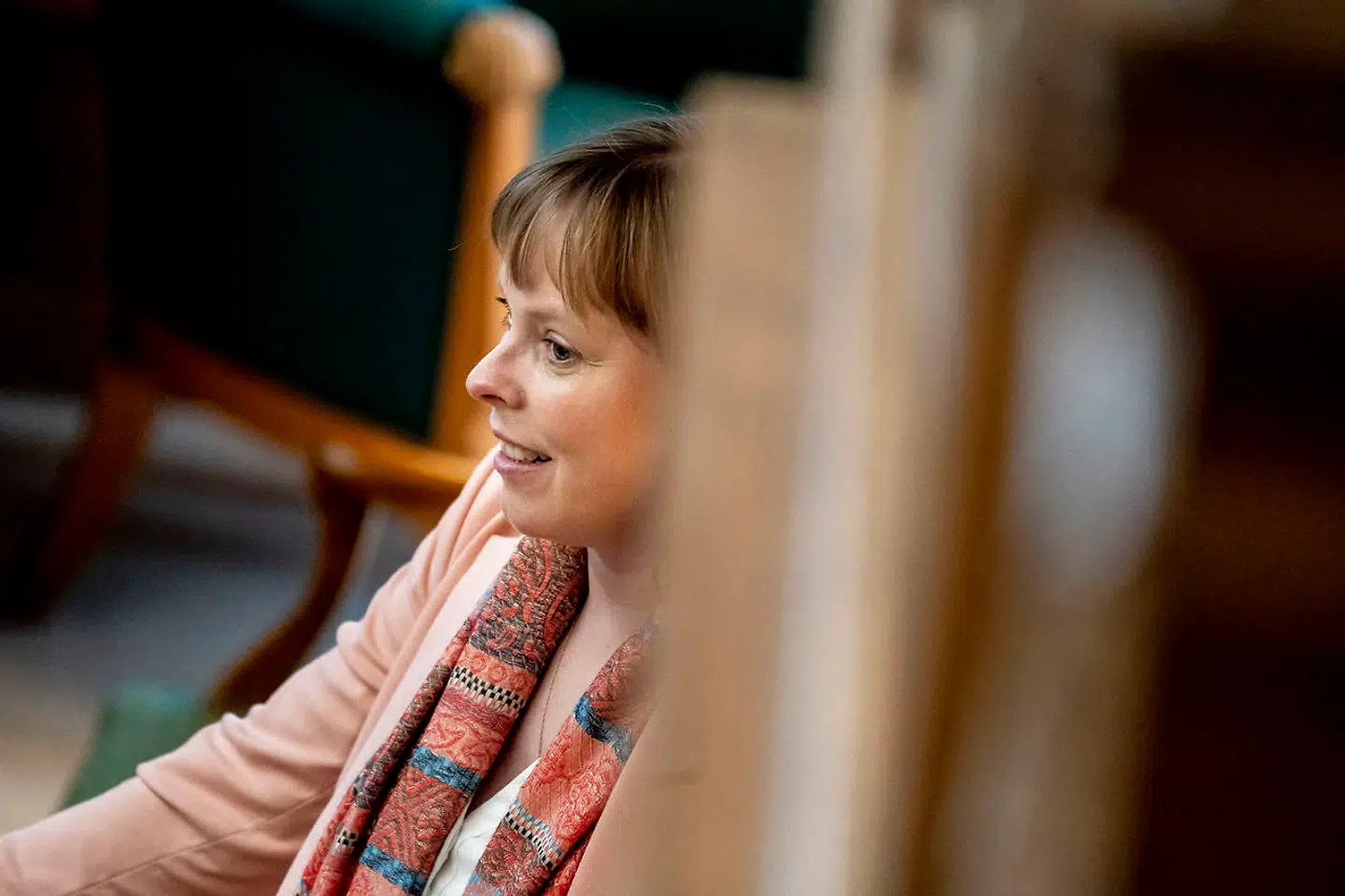 Må en kunstmesse, der modtager offentlig støtte, smide mandlige kunstnere på porten, selv om dette er i strid med ligebehandlingsloven? Ja, det må den gerne. Det står klart, efter at kulturminister Joy Mogensen har givet dispensation.