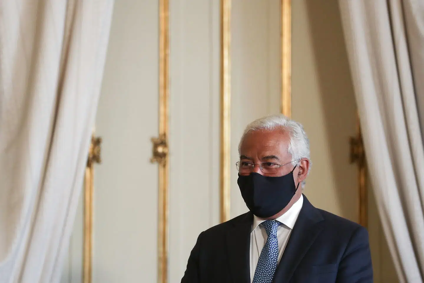 Premierminister António Costa er utilfreds med, at Portugal i blandt andet Danmark er røget på den »orange liste« over risikable rejsedestinationer. Han argumenterer for, at de seneste ugers stigning i smittespredningen er begrænset til Lissabon-området.