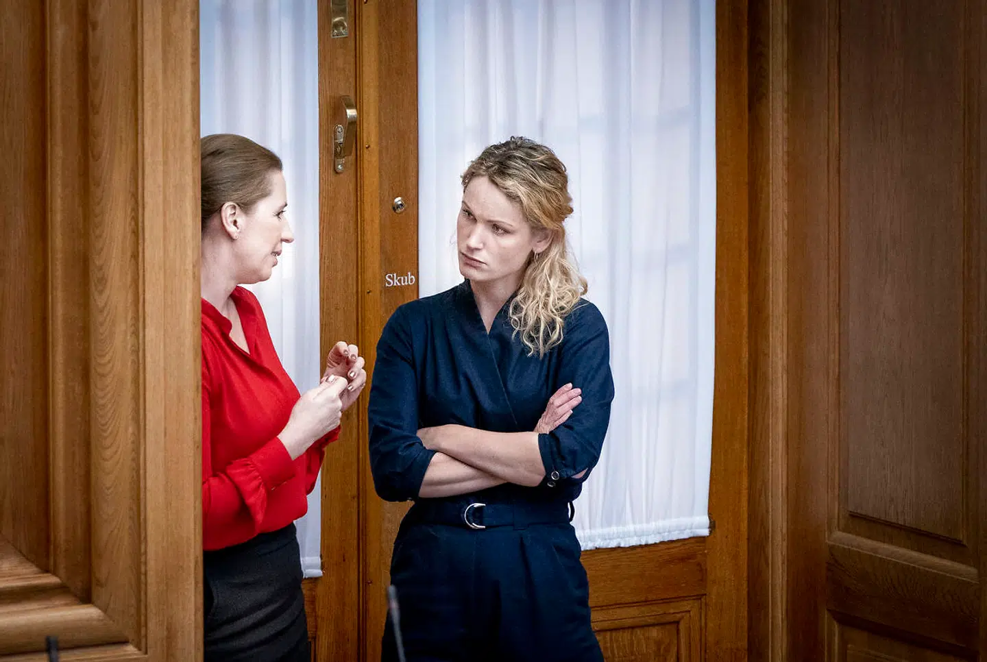 »De røde partier har det svært selv med en særordning, hvor alle slipper for topskat af feriepengene. Socialdemokratiet tøver til trods for FHs krav, og Pernille Skipper vil have topskat af feriepengene,« skriver Ole P. Kristensen i denne leder.