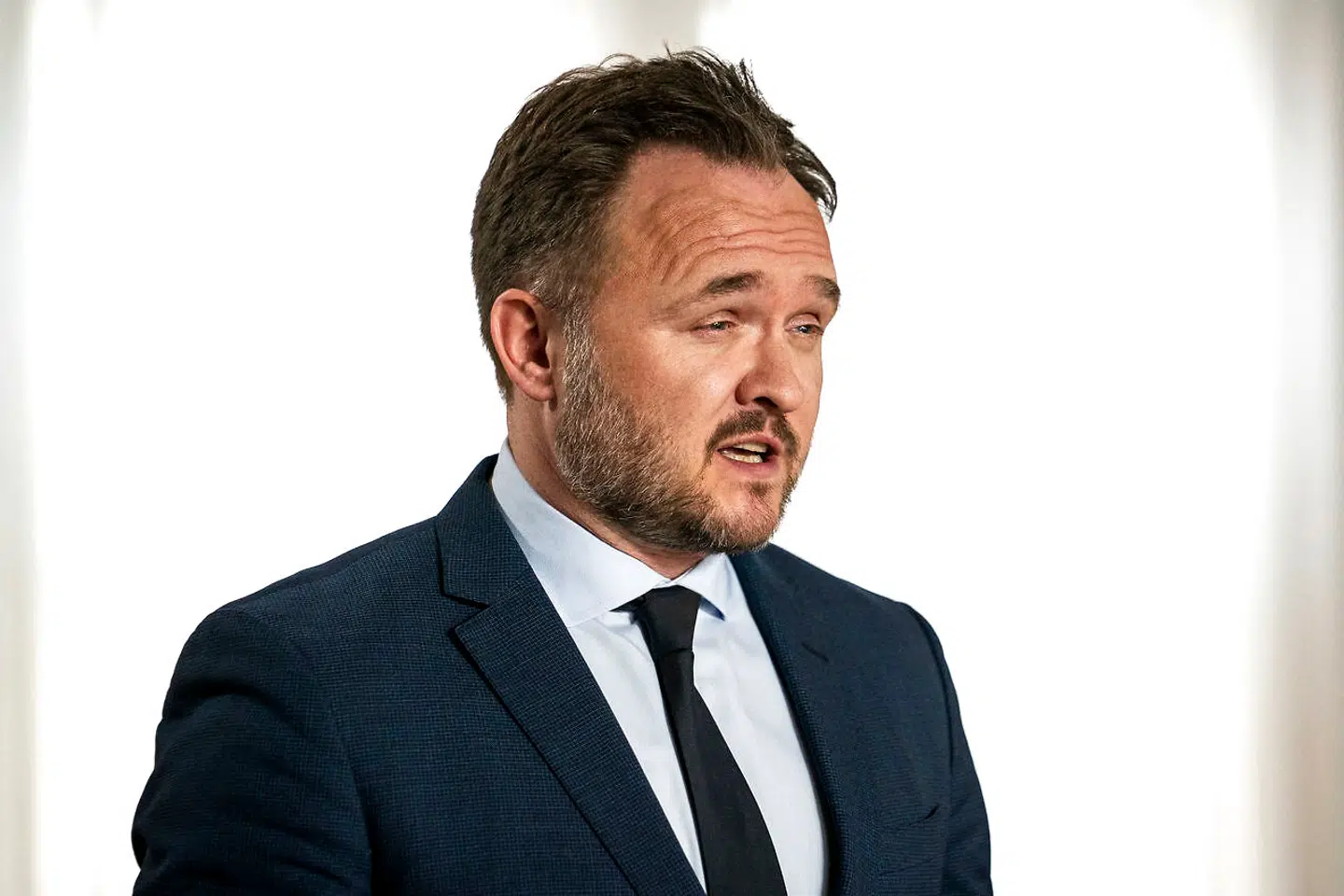 Arkiv. Klima-, energi- og forsyningsminister Dan Jørgensen (S). Klimaminister Dan Jørgensen stod til en næse for nøl, men kort før samråd indkalder han til forhandling.