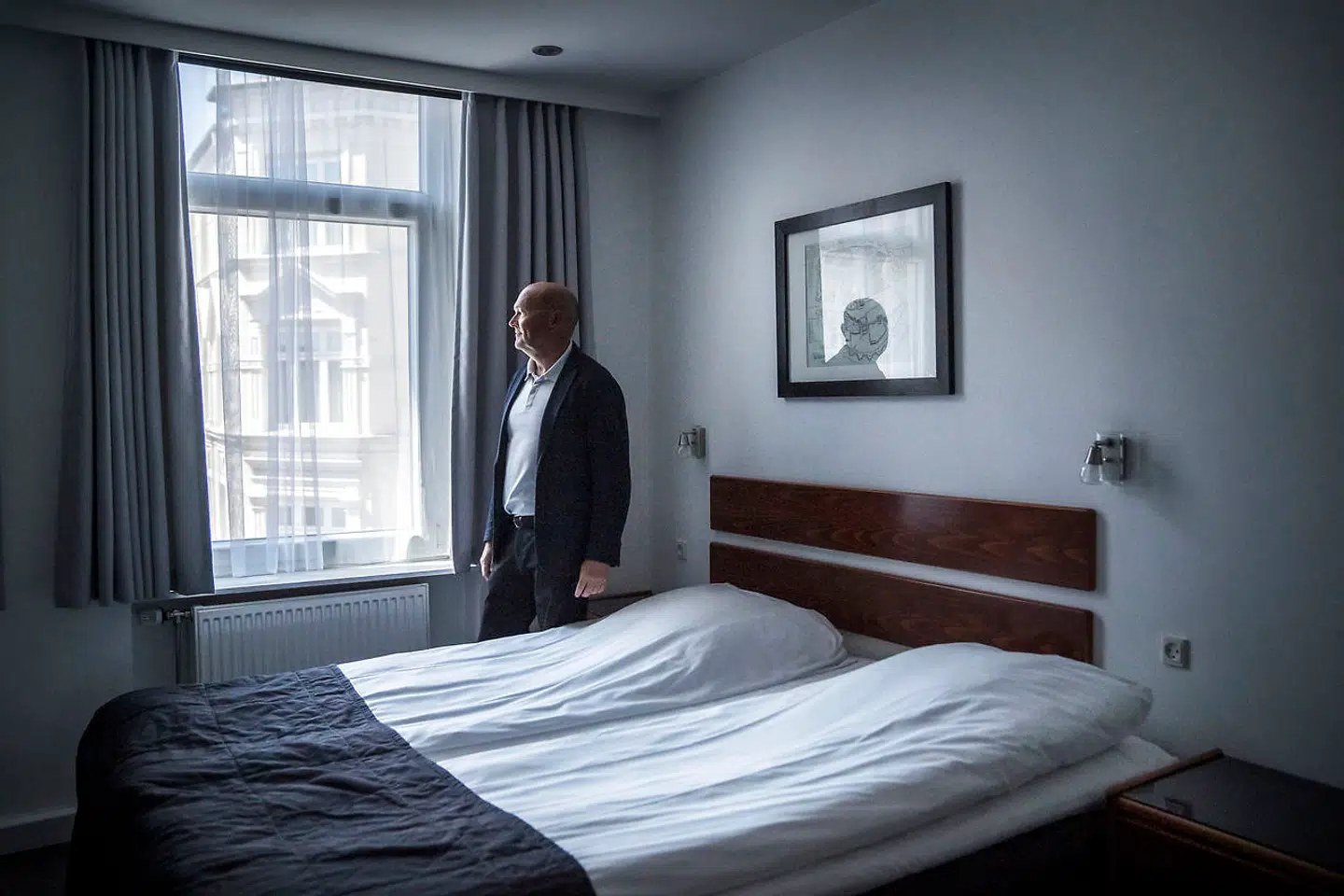 Søren Kaas, som ejer hotellerne Ansgar og Saga på Vesterbro i København, søgte 16. april om at få godtgjort faste omkostninger for omkring to mio. kr. Han har endnu ikke fået svar på sin ansøgning.