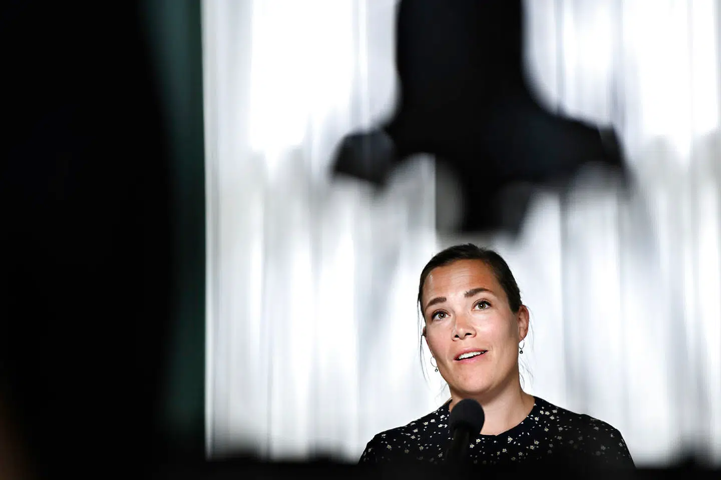 (ARKIV) Social- og indenrigsminister Astrid Krag (S). Kommuner må ikke hyre private konsulenter og resultatlønne dem for at se på, hvordan kommunen kan spare penge på konkrete ydelser til en borger.