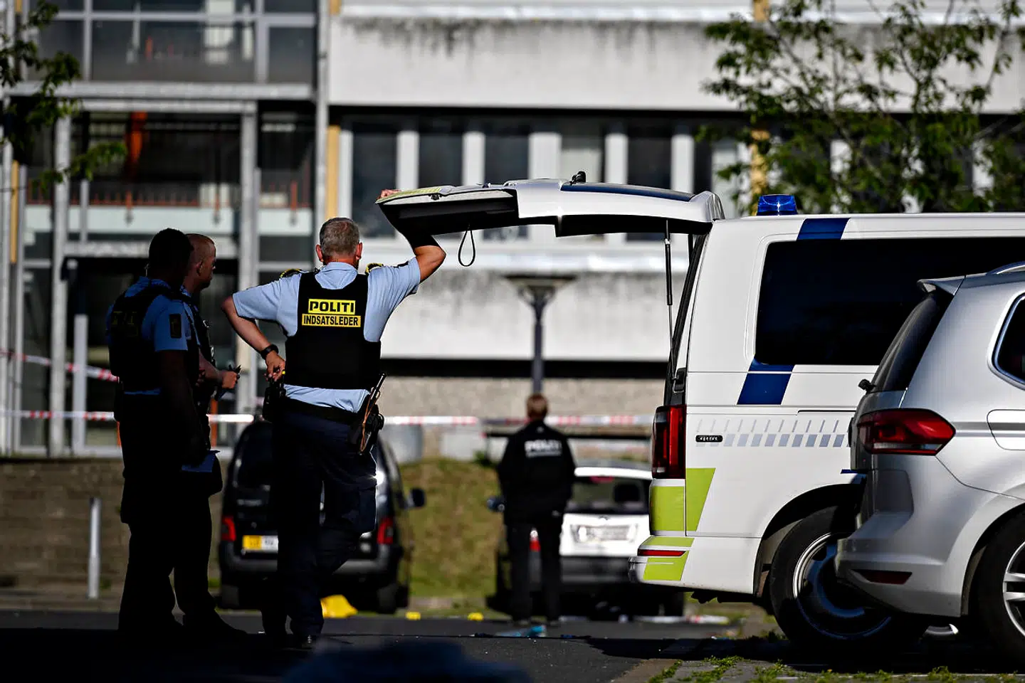 Arkivfoto. En mand på 31 år er død efter at være blevet ramt af skud i Vollsmose onsdag aften. En anden 31-årig mand er også ramt og hårdt såret.