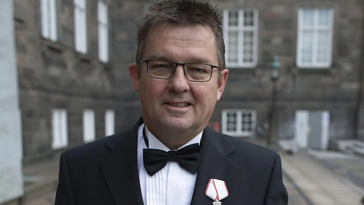 Bent Jensen, ejer og topchef i industrivirksomheden Linak, takker her ved en tidligere lejlighed Dronningen for sit ridderkors. Til gengæld afviser han i skarpe vendinger at have staten med som medejer i sin milliardvirksomhed.