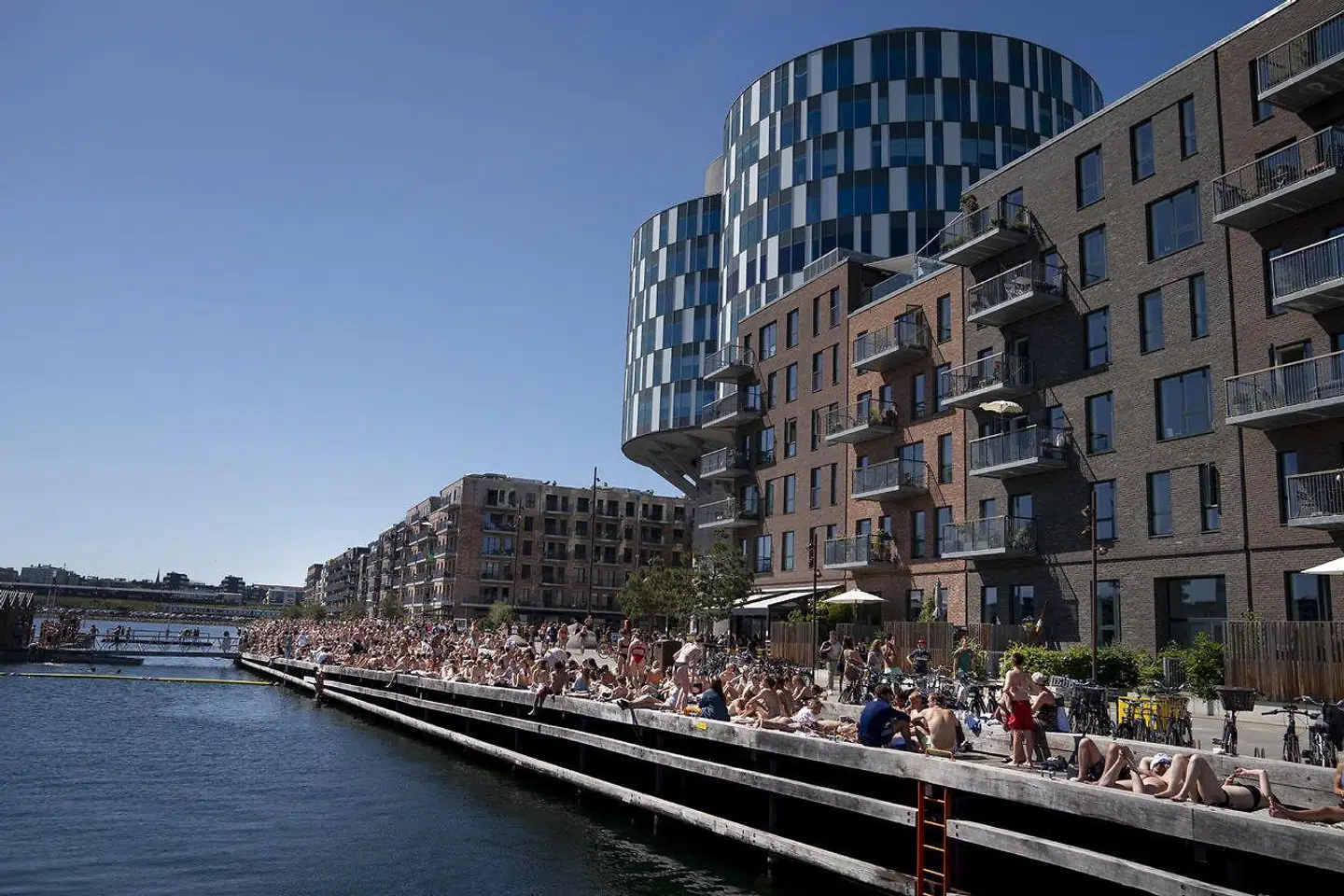 »Med Doughnut-modellen vil vi i København tage et afgørende skridt i retning af at skabe de systematiske rammer til konkret at kunne sikre den bæredygtighed, som alle efterhånden er enige om nødvendigheden af,« skriver Fanny Broholm, Gorm Anker Gunnarsen, Mette Annelie Rasmussen m.fl.