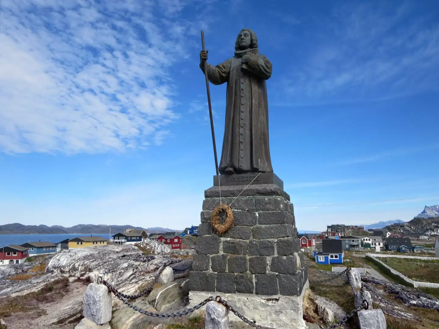 Hans Egede-statue i Nuuk.