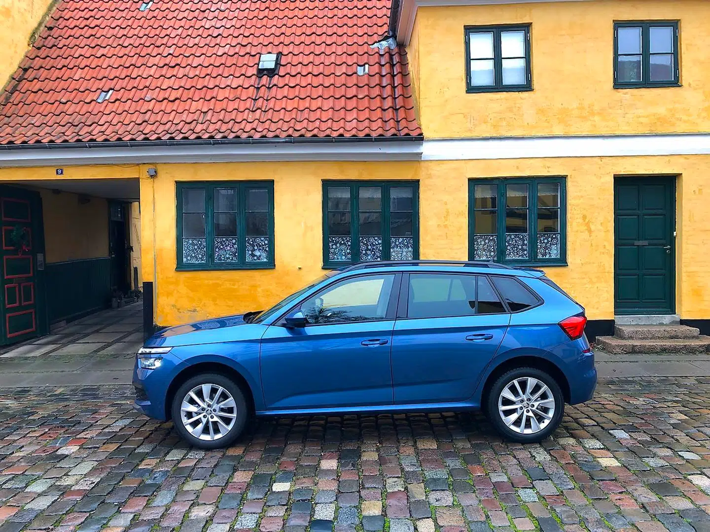 Konkurrent 3: Skoda Kamiq er klassens mest praktiske og rummelige og er i virkeligheden den bedste allrounder blandt mini-SUVerne – den, der leverer mest af det, som målgruppen fisker efter.