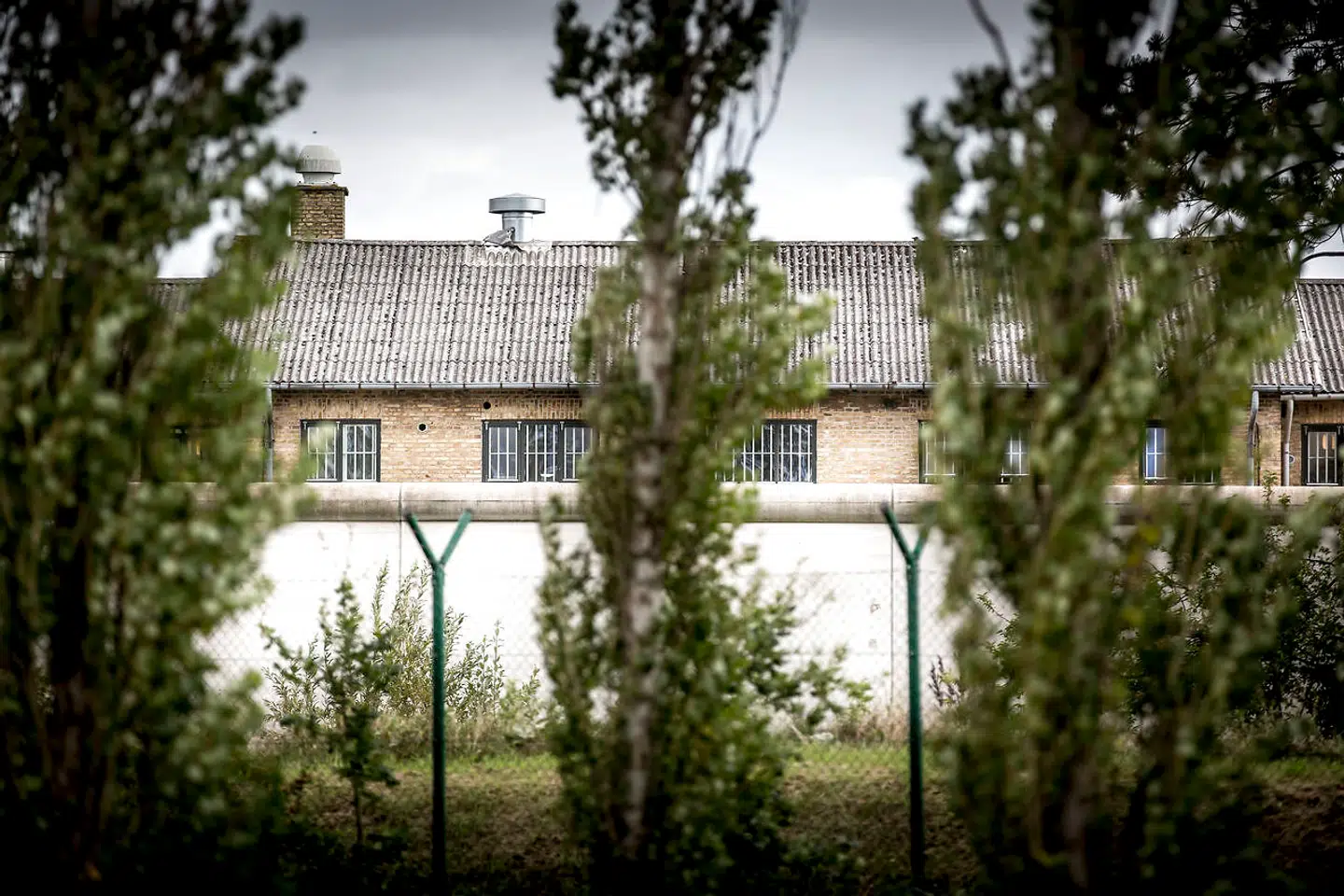 »Det er selvfølgelig fuldstændig uacceptabelt, at offentligt ansatte skal føle sig intimideret, blot fordi de passer deres arbejde. Men man må ikke være blind for, at netop den type af aktindsigtssager dækker over en borger, som føler sig magtesløs overfor en myndighed,« skriver Liselotte Fjeldgaard Andersen. Arkivfoto af Herstedvester Fængsel.